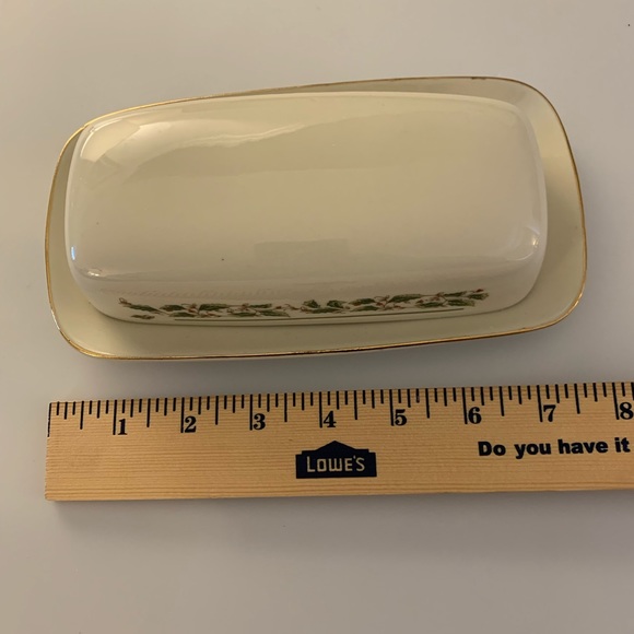 Budlet Fine China Hollies & Berries Butter Dish - Great Holiday Decoration! - Picture 5 of 5